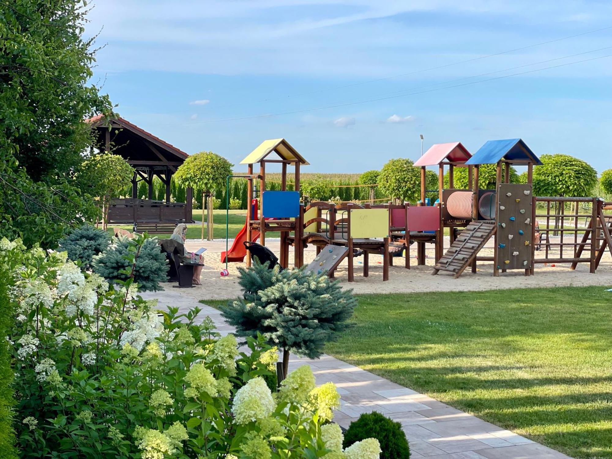 Bed and Breakfast Gosciniec "Nad Warta" Унеюв Экстерьер фото